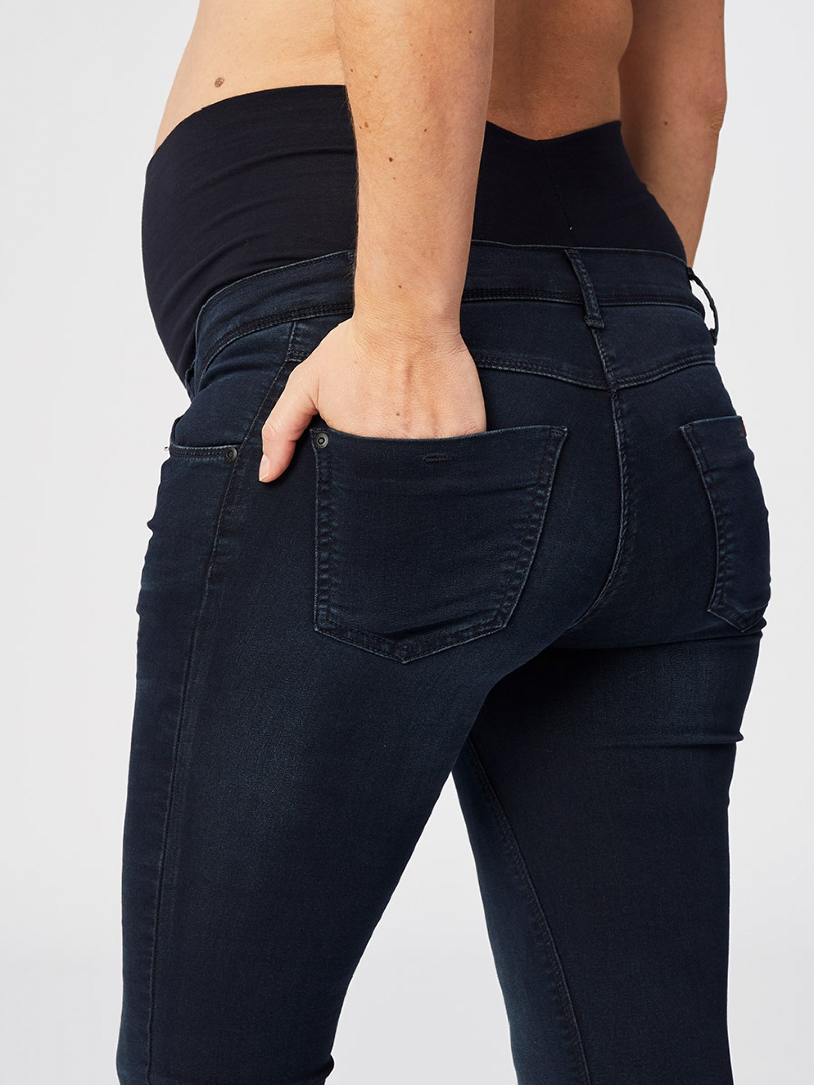 maternity jeans 32