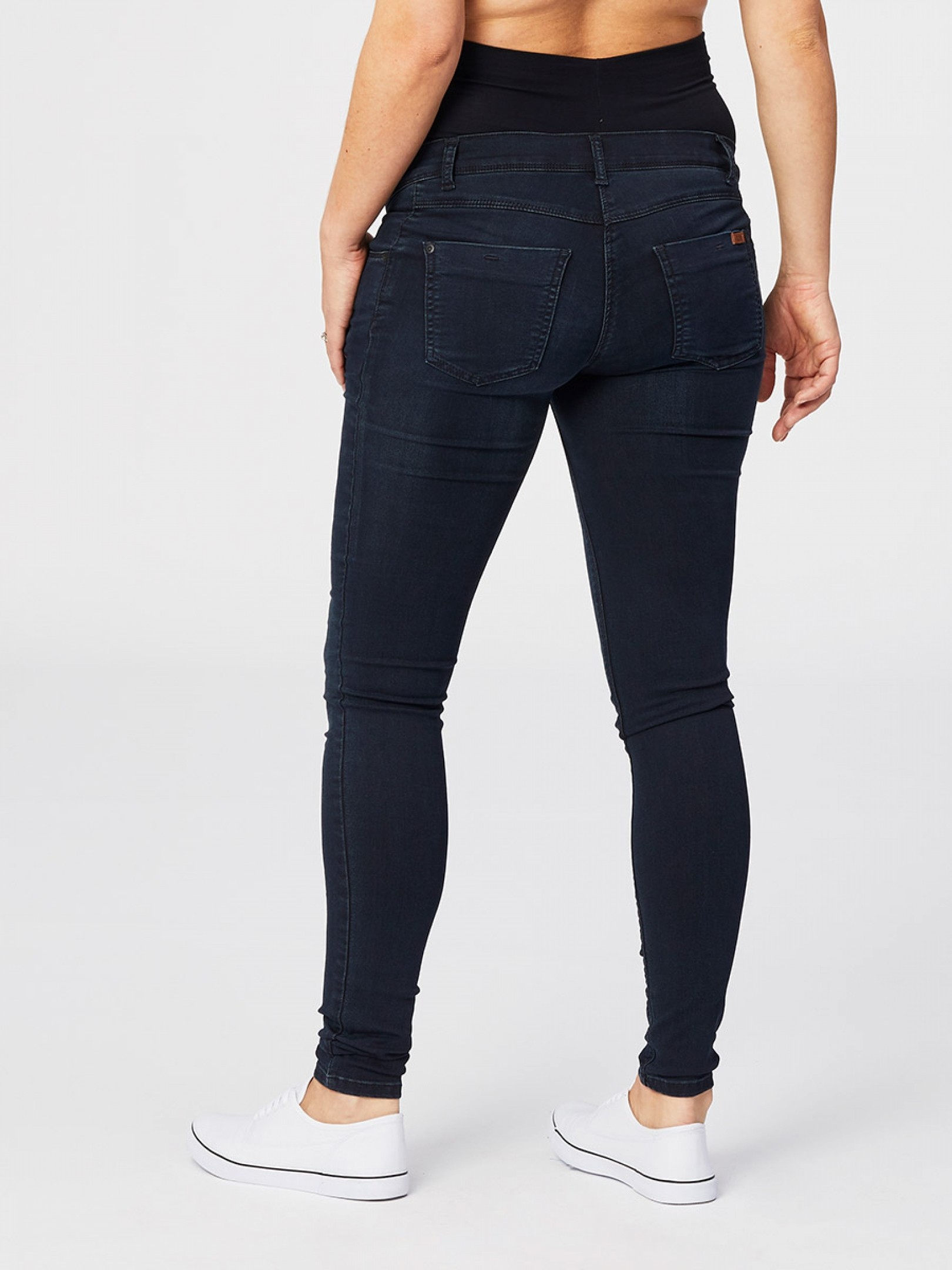 maternity jeans 32
