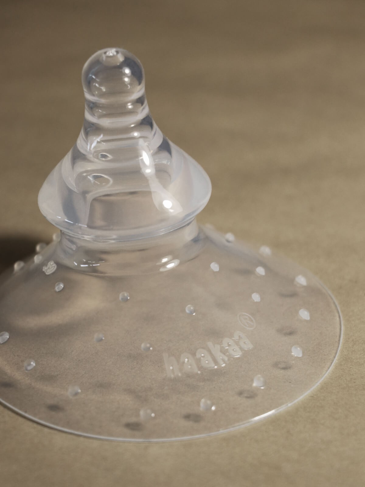 BREASTFEEDING NIPPLE SHIELD