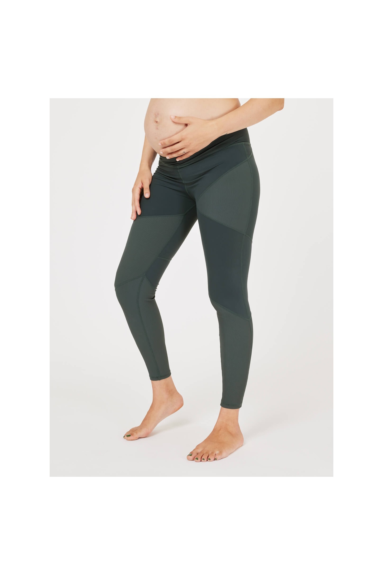 Lululemon leggings - similar to 'Fast and Free' running tights, Women's  Fashion, Activewear on Carousell