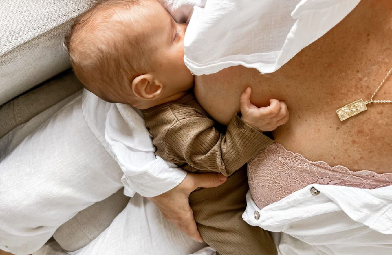 Breastfeeding Bras & Nursing Must-Haves