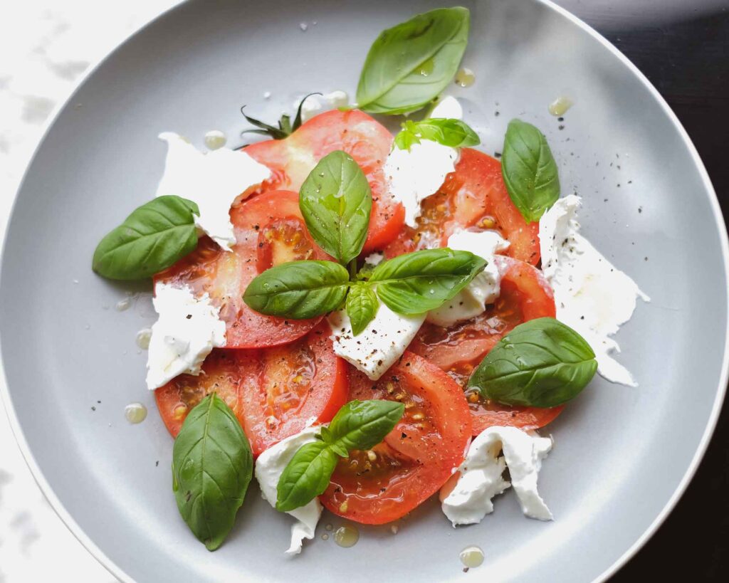 a bowl of caprese salad